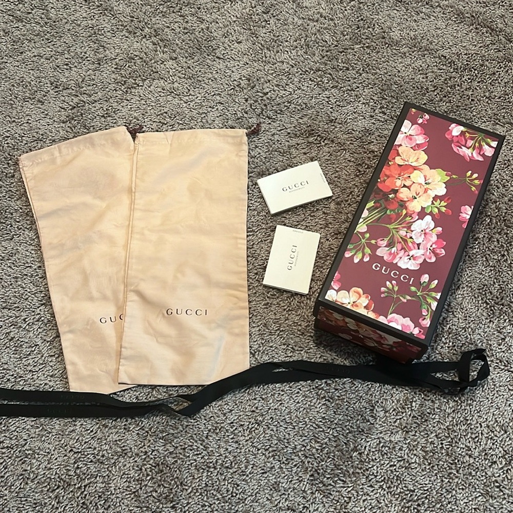 ORIGINAL - Gucci Shoe Box w/ dust bag(s) 🌸🌺